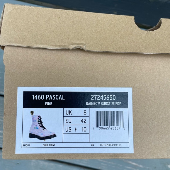 Dr. Martens Rainbow Suede, US 10 - Picture 11 of 11